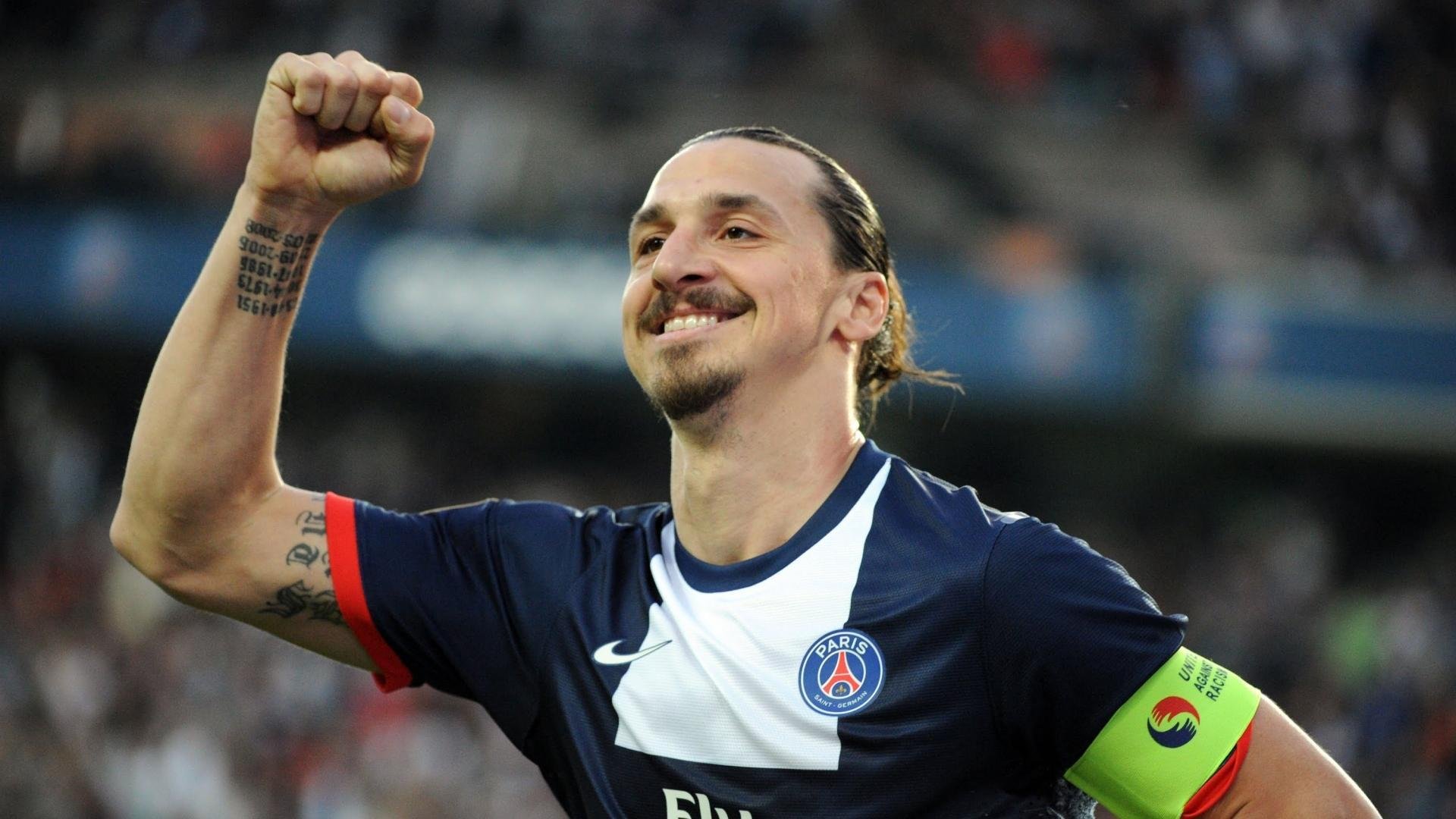 马戏团运动表演融合，演绎空中飞人的精彩，马戏团动作